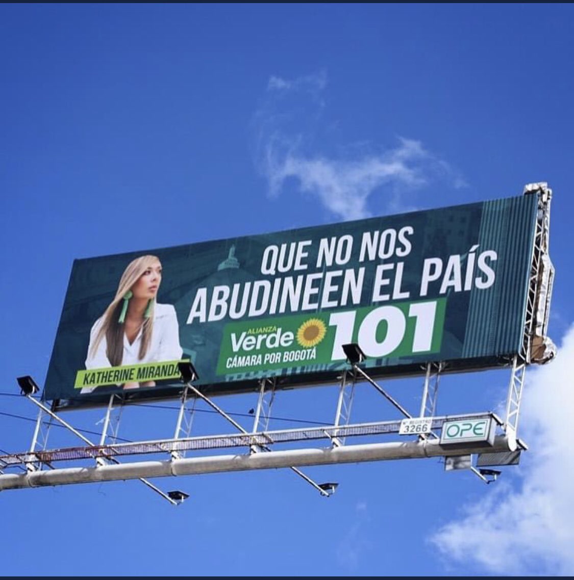 El CNE mando a quitar esta valla. Así que ya saben que hacer:

No RT