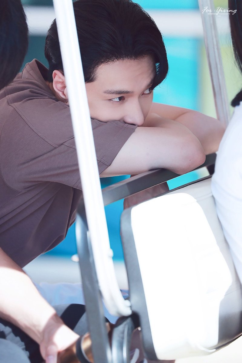 XbackINA's tweet photo. [FOTO] 190222 Shooting drama 落花时节/Challenges at Midlife 1P

(Cr. 猪肉包子七七七)
#LAY #张艺兴 #레이 @layzhang @lay_studio https://t.co/I1l9iR7RXS