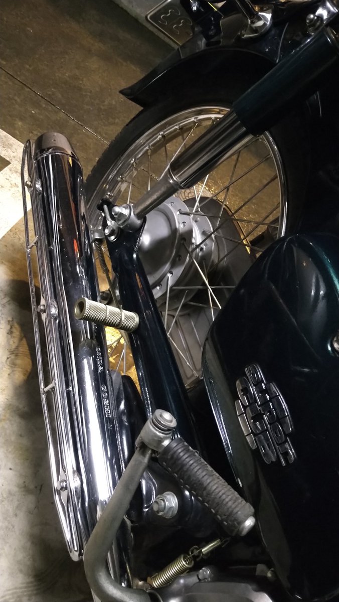 negitoro007's tweet photo. タンデムステップにカブ付けた https://t.co/x5iMne91F5