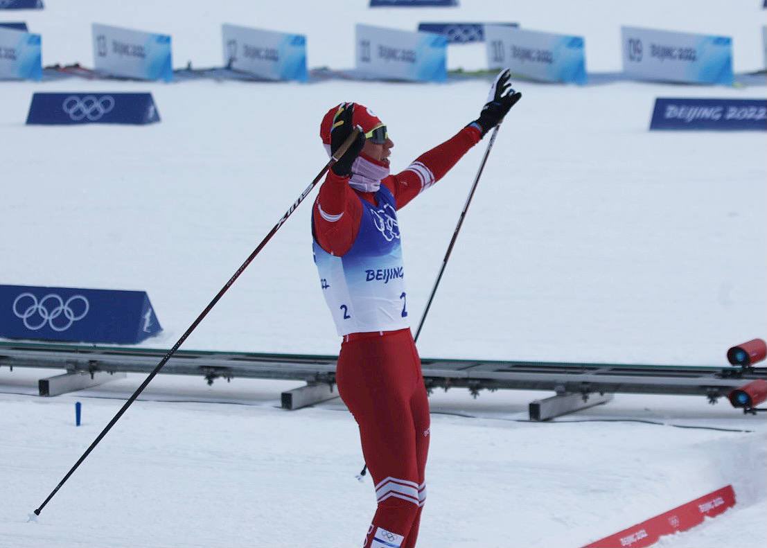 RusBotWien's tweet photo. 👑 Alexander Bolschunow ist dreimaliger Olympiasieger!

❄️ Bei den Olympischen Spielen in Peking hat Alexander bereits 5️⃣ Auszeichnungen – 3 🥇Gold (Skiathlon, Staffel, Marathon), 🥈Silber (separates Rennen) und 🥉Bronze (Teamsprint)

❤️ Glückwünsche!

🔗 https://t.co/OuyxyvT9Ml https://t.co/HIfjzs6PDj