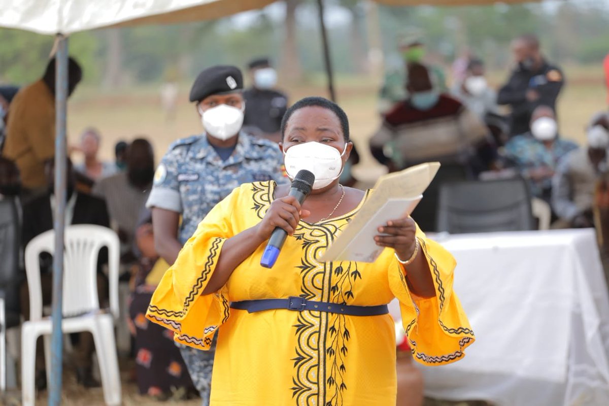 Rt. Hon. <a href="/RobinahNabbanja/">Rt. Hon. Nabbanja Robinah. PRIME MINISTER</a> 👉  The Parish Development Model is aiming at fighting poverty in households. You learn as a group but get the money as you not as a group.
#PDMLaunch22
<a href="/MoLGUganda/">Ministry of Local Government</a> <a href="/dgalabuzi/">Dennis Galabuzi</a> <a href="/MAAIF_Uganda/">MAAIF 🇺🇬</a> <a href="/IreneMugisha/">Irene BirungiMugisha</a> <a href="/PCF_Uganda/">PCFUganda</a> <a href="/udc_uganda/">Uganda Development Corporation</a>