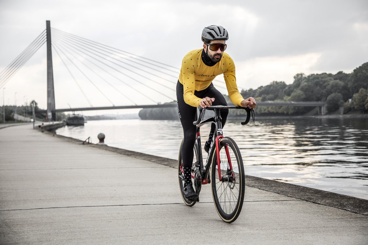 Getting those base miles in along a canal allows you to focus on your riding and the surroundings. The #fenixslic offers plenty of comfort paired with a high degree of efficiency to get the best out of those #wintermilessummersmiles