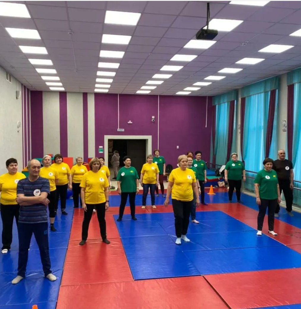В СДК с. Дубовый Умет в рамках спортивного праздника "Олимпийская перезагрузка" прошли спортивные мероприятия для тех кому за 50 в поддержку программы "Активное долголетие".
#Волжскийрайон #ДубрвыйУмет