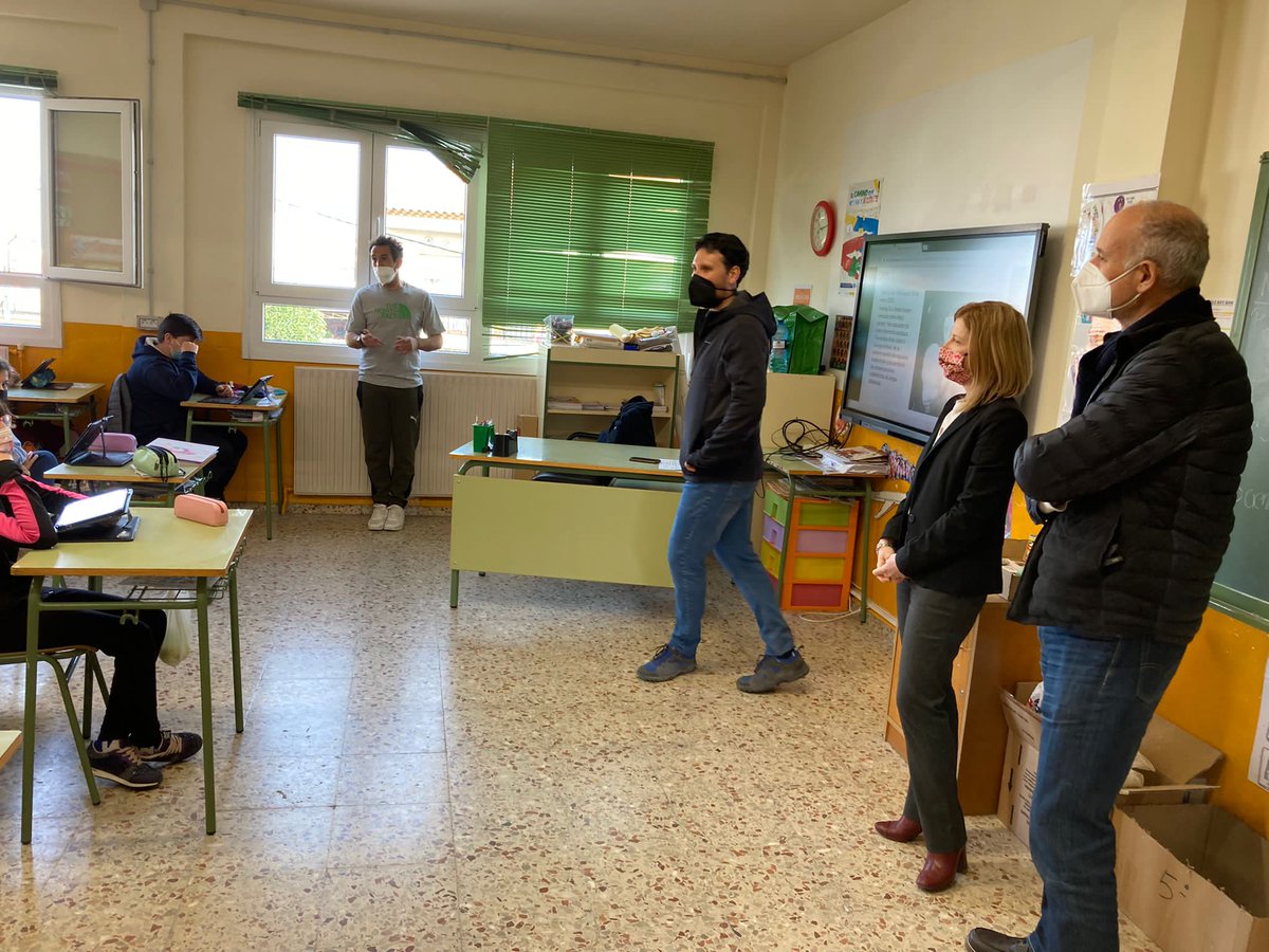 DSostenibleCLM's tweet photo. ✅ CONCURSO SUPERCIRCULARES

 👉El @gobjccm anima a los centros educativos a participar en el concurso ‘Supercirculares’ para implicar, concienciar y divulgar entre el alumnado los beneficios medioambientales

@GomezPalenque @CEIP_ICristina @educajccm 

https://t.co/d42ajLe4Af https://t.co/4qOczMRPkD