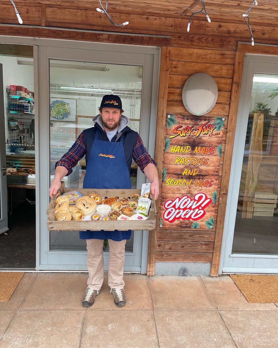 SNTKDEVON's tweet photo. A warm welcome guaranteed that Surf ‘n’ Turf KITCHEN:) we have plenty to offer down here in our savoury deli #cockingtoncourtmakers 
Chefs favourite this weekend is our suet pastry beef pasty..  a must of sure!

#tasteofthewest #foodie #pasty #artisan #bread #fooddrinkdevon https://t.co/cz1t8OSwBH