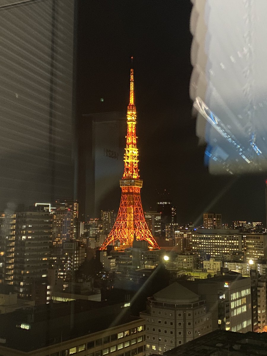 Format_max's tweet photo. 会社から見える東京タワー
画像だとちっちゃく見えます��^ ^ https://t.co/is4QOgFRnj