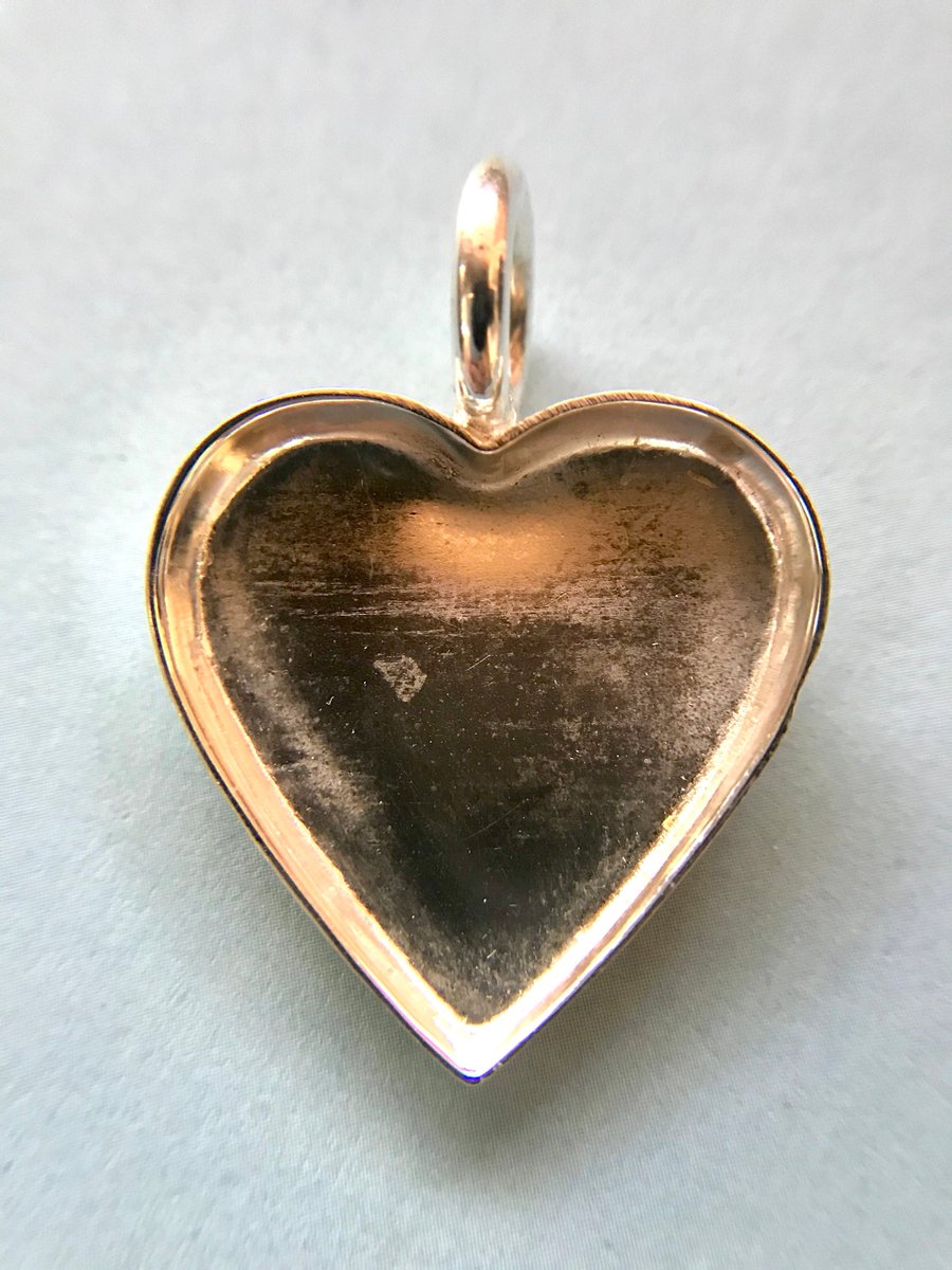BySupply1's tweet photo. Pendant Blank: Silver Heart Shape Pendant Blank with a 22mm Bezel Tray with Round Bail by BySupply https://t.co/zlb0kYDicv #bysupply #Etsy #SilverOverlay https://t.co/oMDA5m1QLy