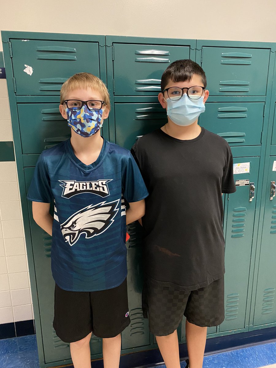 MrsKeady's tweet photo. Twin day! #wbwildcats https://t.co/iFBGkvTjwI