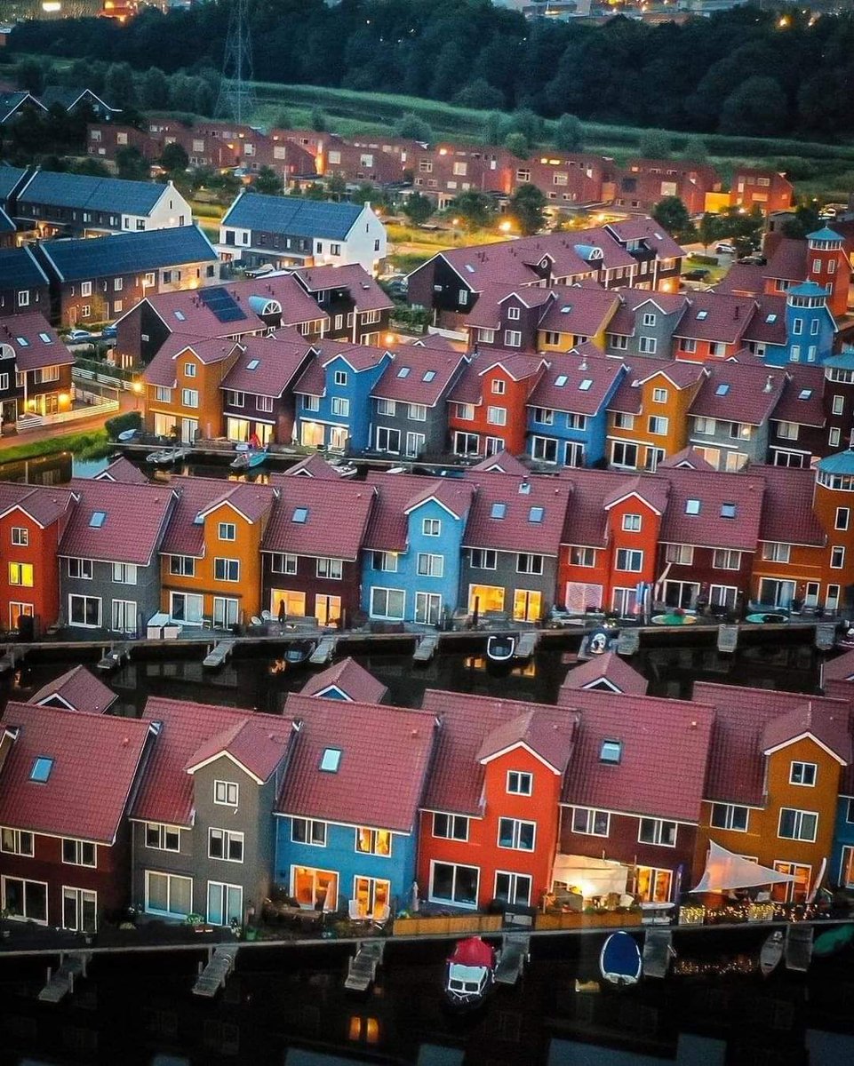 Archite01899733's tweet photo. Colorful house of Groningen, Netherlands 
Photo by: arden nl https://t.co/K9UIpie4DV