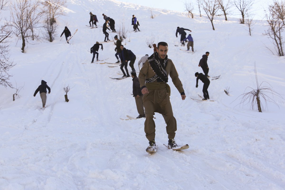 RudawEnglish's tweet photo. Good morning from the Kurdistan Region!

Villagers in the Kurdish province of Hakkari (Colemerg) in southeast Turkey (Bakur) enjoy skiing on snow-clad hills with locally-made wooden skis. Date: February 17, 2022.

📸: AA https://t.co/Tv1wMc0BpG