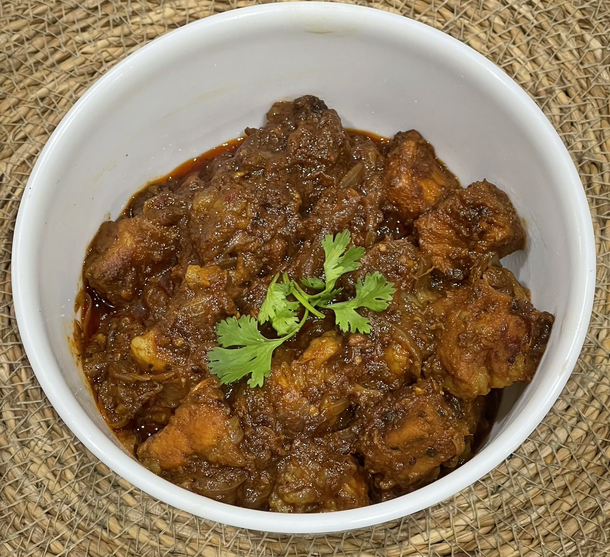 PrabirJha's tweet photo. Turned into a #GoanChef as I cooked a #Vindaloo today☺️😋 #PrabirCooks https://t.co/RP5jtPxEAY