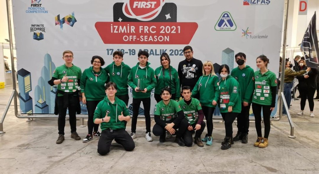 jetsonsrobotics's tweet photo. 5 yıl boyunca takımımıza emek vererek, çok sevilen ve her zaman örnek alınan, FRC ruhunu bizlere aşılayan, 2 yıl boyunca takımımızın  baş mentörlüğünü yapan Ezgi Baydemir'in doğum gününü en içten dileklerimizle kutlarız. İyi ki doğdun seni çook seviyoruz. @EzgiBaydemir❤️💚🥳🎂 https://t.co/R5c4HPQB19