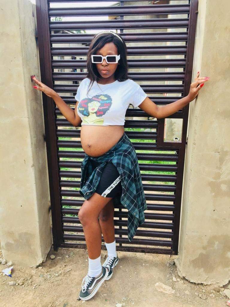 KingDon_za's tweet photo. I blame Rihanna https://t.co/V5gPxfx07W