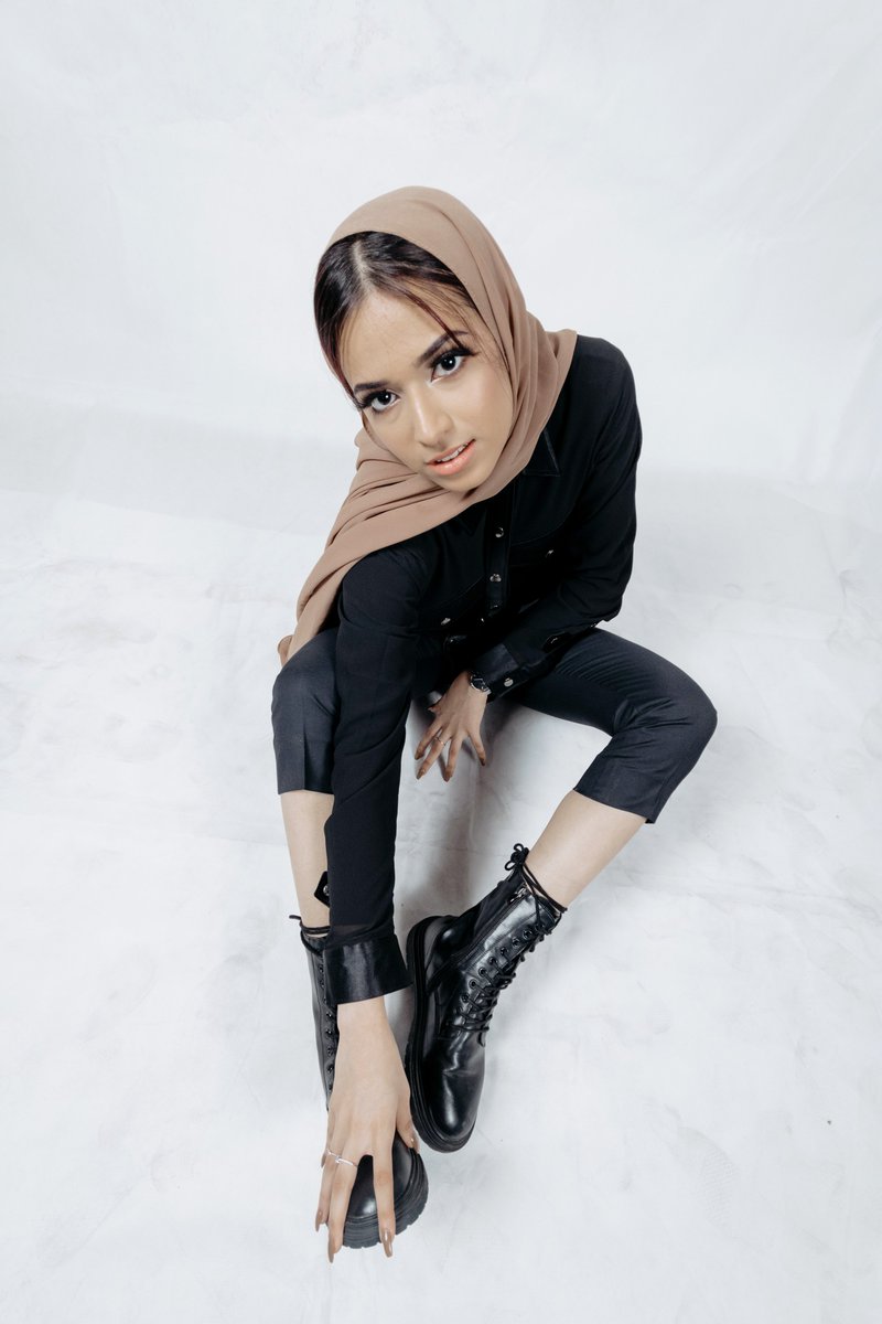 444holywitch's tweet photo. Ipi kali zaidi 1,2,3 au 4??
📸 @GpixelP
Retweet...🙏
#Zanzibar #Zanzibarphotographer #Canon #canonphotography #Studio #PotraitPhotographer https://t.co/v4ML9gbGEk