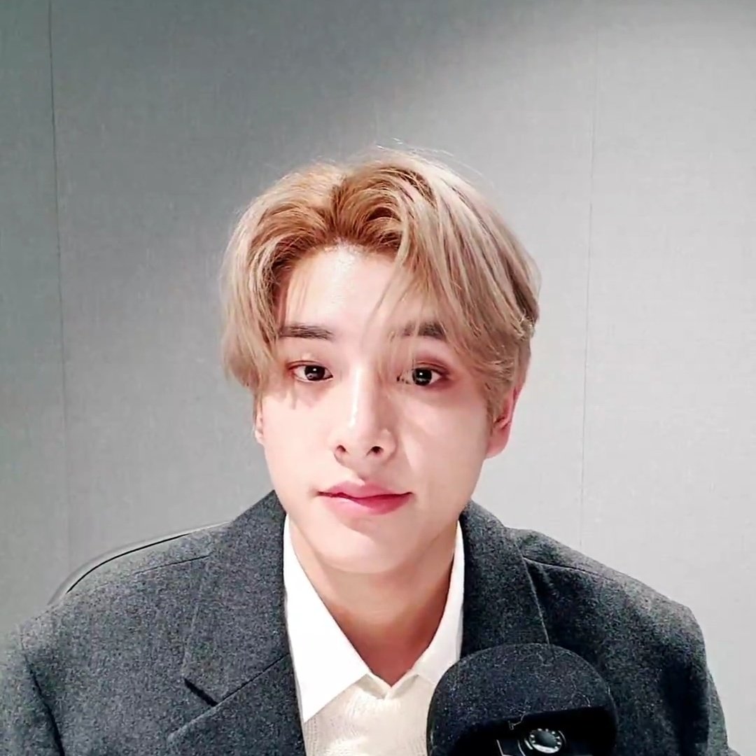 conceptue's tweet photo. Belift, we don't trust you anymore. Look how uncomfortable he is. And please, some insensitive Engene, stop targeting Jake. It's not his fault. It's the stylist fault! Let Jake breath. Let Jake take a break! Stop targeting him!

#ENHYPEN_JAKE #BELIFT_APOLOGIZE https://t.co/XoyDU0gig2