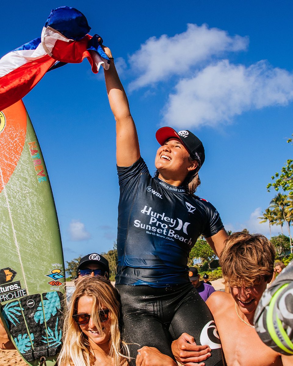 Congratulations to your new World #1 and Sunset Pro Champion... @brisahennesy! 🏆 #GoBrisa 📸 @wsl