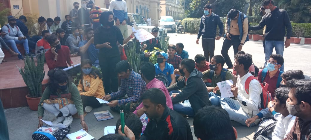 Govindbmki's tweet photo. #BHUhybridclassesforAll #BHUHybridClassesforRemainingFewMonths #BHUHybridmodeforLastSem
#OBEforLastSem
#bhuwantshybridclass https://t.co/fV409mkkQN
