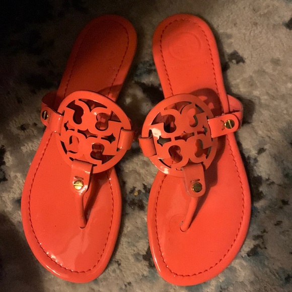 So good I had to share! Check out all the items I'm loving on <a href="/Poshmarkapp/">Poshmark</a> #poshmark #fashion #style #shopmycloset #toryburch: posh.mk/rx4lM7bJLnb