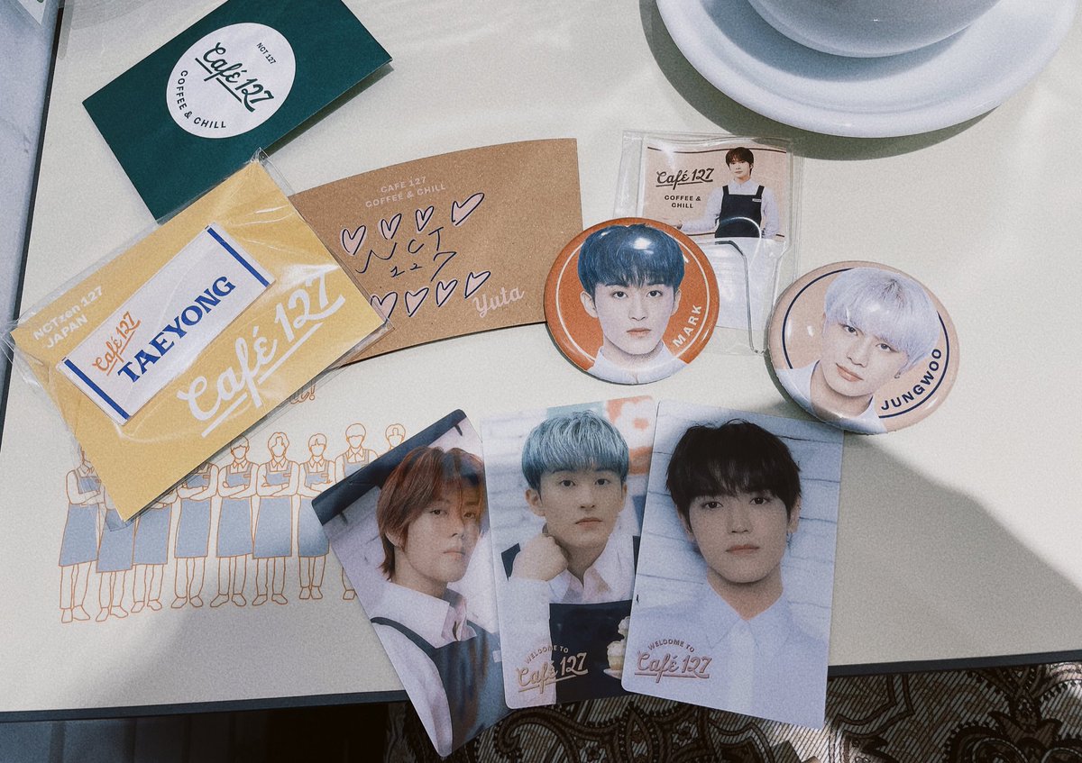 ___mochi_Jae's tweet photo. 妹とCafe127きました💚☕️🍰
推しに囲まれる空間ってこんなにも幸せなんだな...初めて知った...早くライブ行きたい🥲

#NCT127 #nctcafe #cafe127 https://t.co/LEjGH32f53