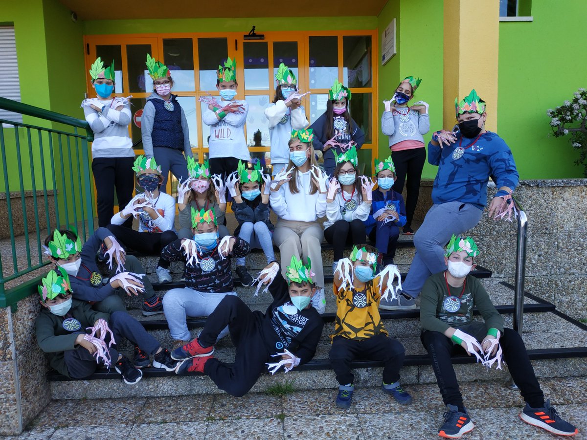 AguanazCeip's tweet photo. #carnaval
#mitologia Cantabria 
Despedimos el carnaval con la incorporación del Ojáncano. https://t.co/439uAJXhYG