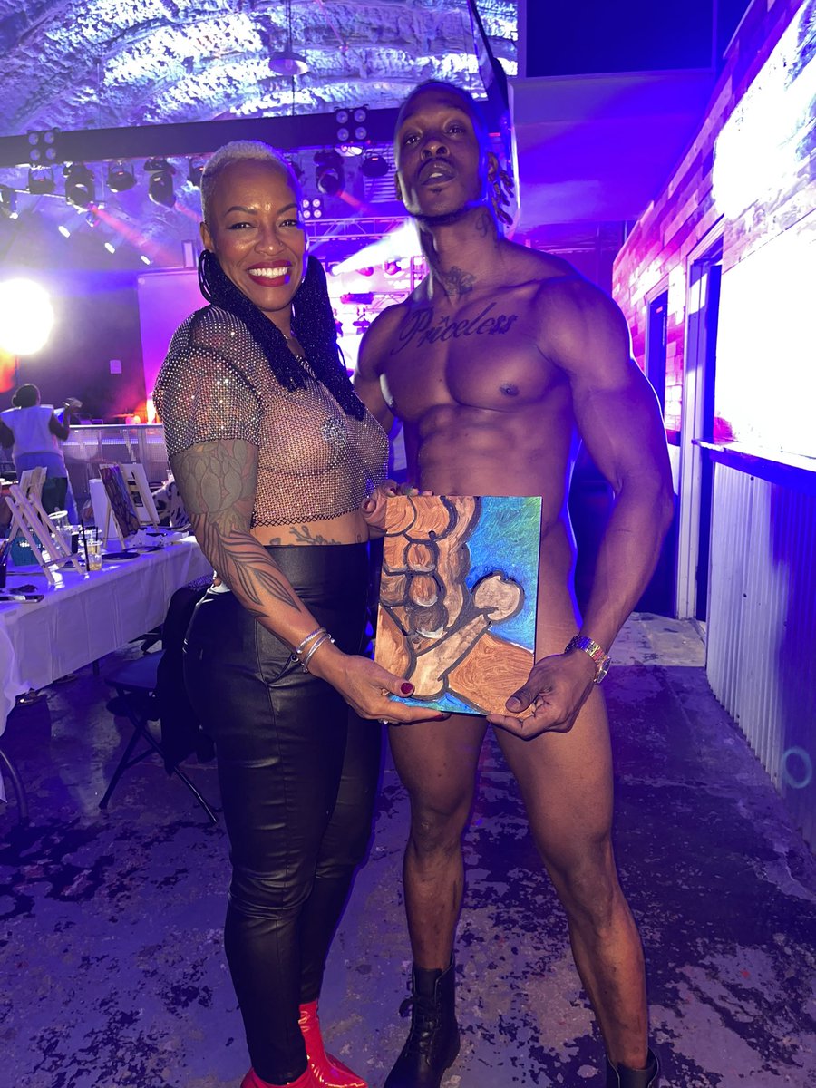 👀👀👀👀👀👀👀👀👀👀Get ready for the most exciting sip &amp; paint event you’ve ever experienced! We can’t tell you everything that goes on but here’s a hint 🍆🎨🍑😉 STREAK‼️ TrapNPaint 

eventbrite.com/o/duke-of-orle…