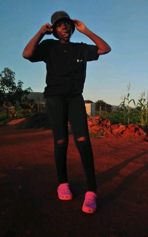 Matamela731's tweet photo. She https://t.co/4E4LZhIiOT