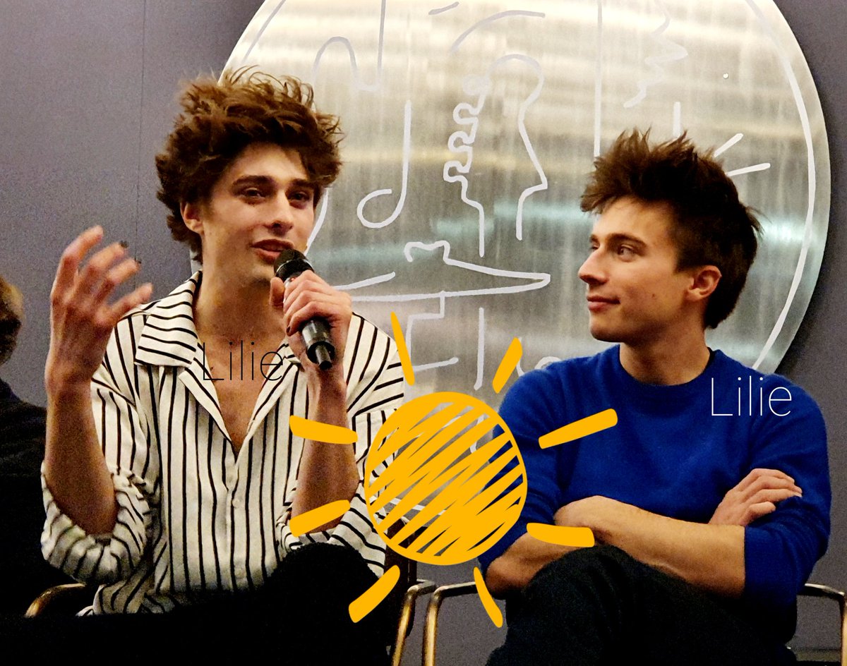 Lilie06's tweet photo. The year is 2019 and nothing has changed 😍🥰 #maxel #skamfrance #eil5 https://t.co/vVBPpIVn7v