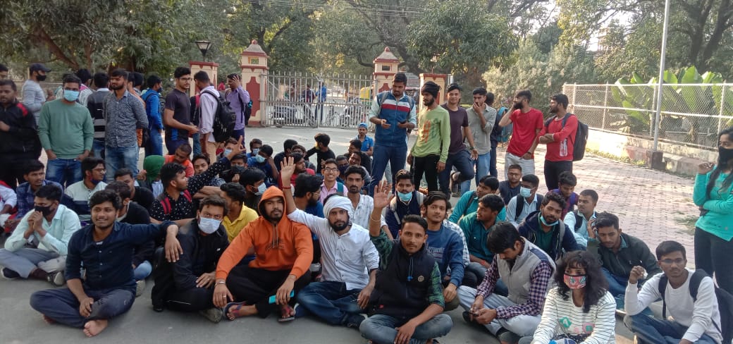 shrutipandey98's tweet photo. #bhuwantshybridclass 
@VCofficeBHU 
@ProfAnilKumarT1 
@DeanScienceBHU 
@SudhirJainIITGN 
@bhunewsofficial https://t.co/jEAmfewTwN
