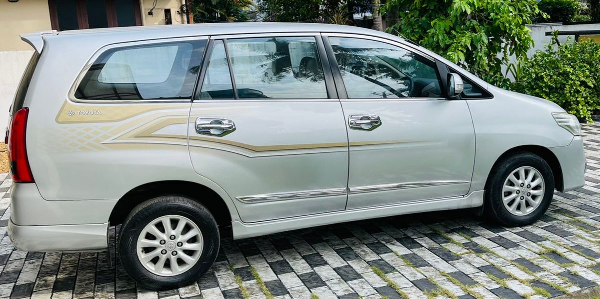 AssociatesView's tweet image. INNOVA Z
🙋🏻‍♂️Owner : 1
📟 Km : 1.58 Lakh
📅 Model : 2014
🌈 Color : Golden
🤝 Price : 11 Lakh
#car #cars #carloan #UsedCarLoans #carforsale #sale #usedcar #kerala #dealership #DEALER #finance #loan #newcar #Innova #TOYOTA #toyotainnova