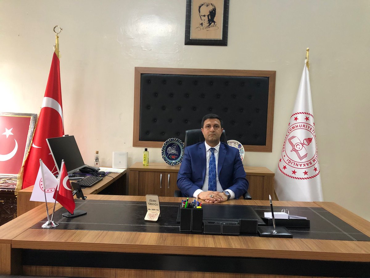 İlçe Milli Eğitim Müdürümüz 
Sn. Özcan Türkoğlu'nun Göreve Başlama Mesajı
👇
🔗 besiktas.meb.gov.tr/www/ilce-milli…

<a href="/tcmeb/">Millî Eğitim Bakanlığı</a> <a href="/OnderBakan/">Önder BAKAN</a> <a href="/memleventyazici/">Levent Yazıcı</a> <a href="/turkogluozcn/">Özcan TÜRKOĞLU</a> <a href="/istanbulilmem/">İstanbul İl Millî Eğitim Müdürlüğü</a>