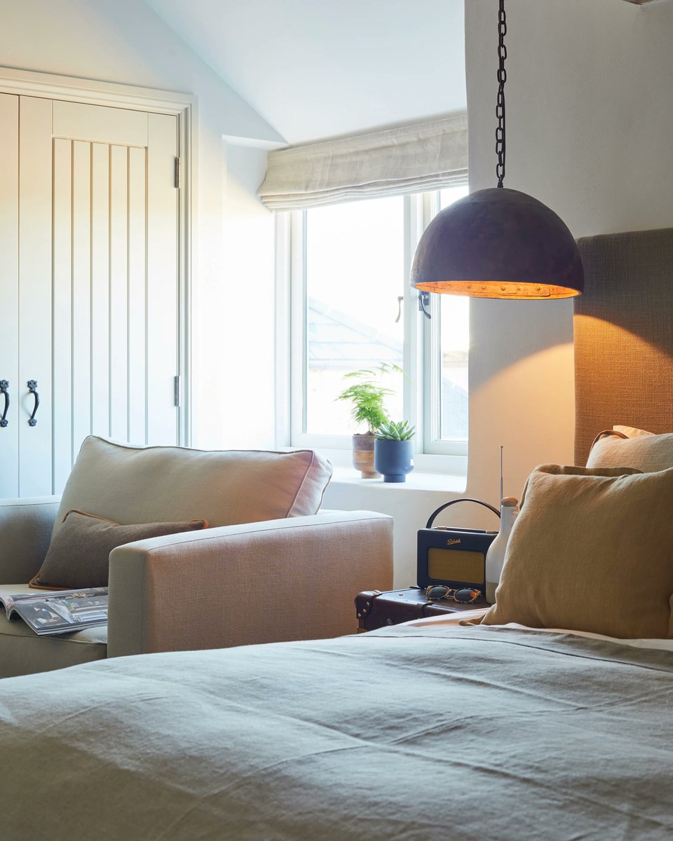 Complete with hot tub, games area and large dining room, Grain Store is the ideal getaway for a group of friends or family looking for a last minute holiday. Sleeping 10 and available from Monday 21st February for £2,850, tap the link to book: buff.ly/3g2UicF