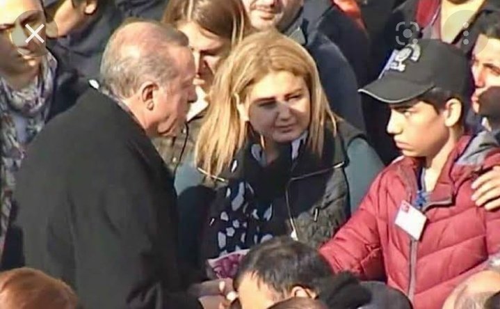 Bazı bakışlar vardır ki yüzlerce kelimeye bedeldir.

Ve kimsenin ahı kimsede kalmaz...