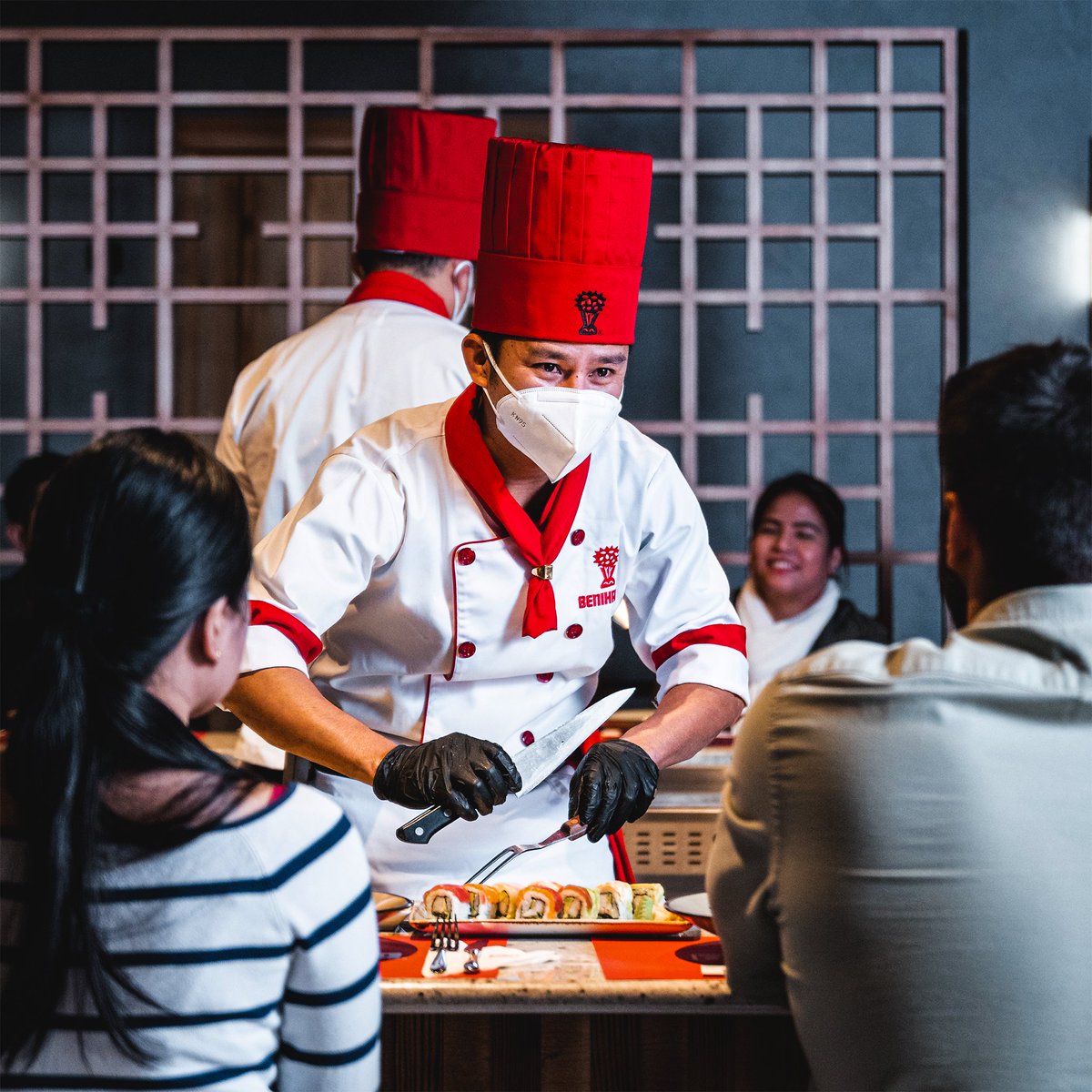 #Benihana
Gather around the teppanyaki table and create new memories with us soon ! 🇯🇵🔥
اقترب الوقت لتجتمع مع أصدقائك حول التبنياكي وتصنع معهم أحلى الذكريات مع أشهى أطباق بنيهانا🇯🇵🔥