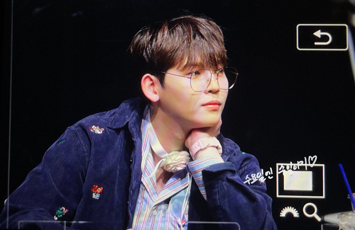 220219 대면

 #업텐션 #노수일 #쿤 #UP10TION #KUHN

<a href="/UP10TION/">업텐션(UP10TION)</a>