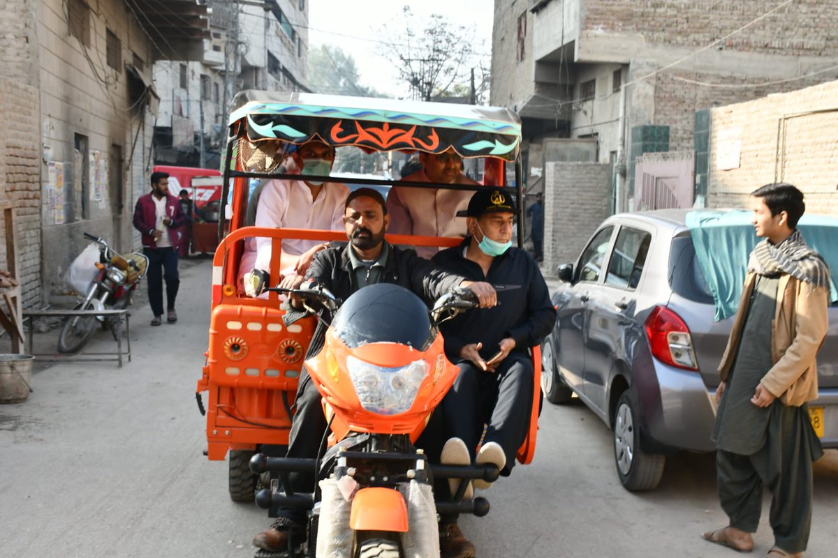 BRArsalanSheikh's tweet photo. Surprise visits of different areas to ensuring the #AbHogaSaafSukkur drive's effectiveness. Received satisfying results from all corners. https://t.co/YuiMOOBMzE