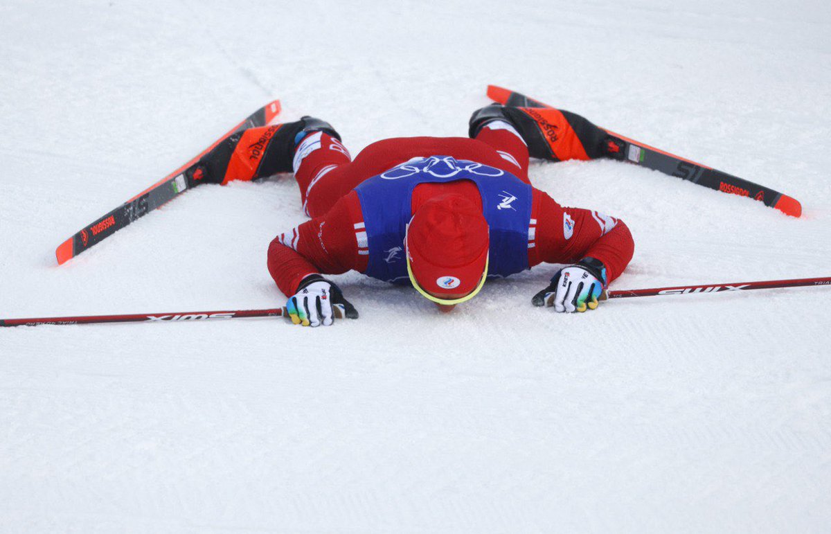 LigaTV's tweet image. Александр Большунов – человек, завоёвывающий медали ВООБЩЕ ВО ВСЕХ олимпийских гонках. Итого: три золота, четыре серебра и две бронзы!!!

ВЕЛИКИЙ 👏🏻👏🏻👏🏻