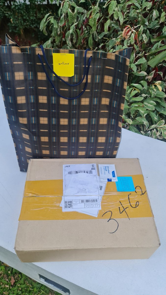 e_xiu_only's tweet photo. Horderist yarn??? 😂😂😂 @buymyextramerch hehe thanks so much! 💖 https://t.co/nnhMvUfYwK