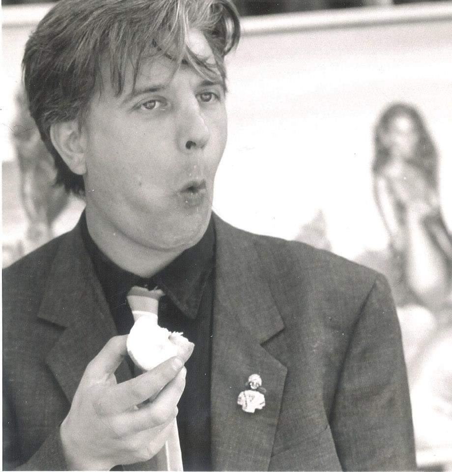 gmalfattore's tweet photo. E poiché non volli esprimermi con la violenza e con il diritto, mi espressi con l'arte…
Malfa
conegliano 1998
. https://t.co/CjzeO3e5u0