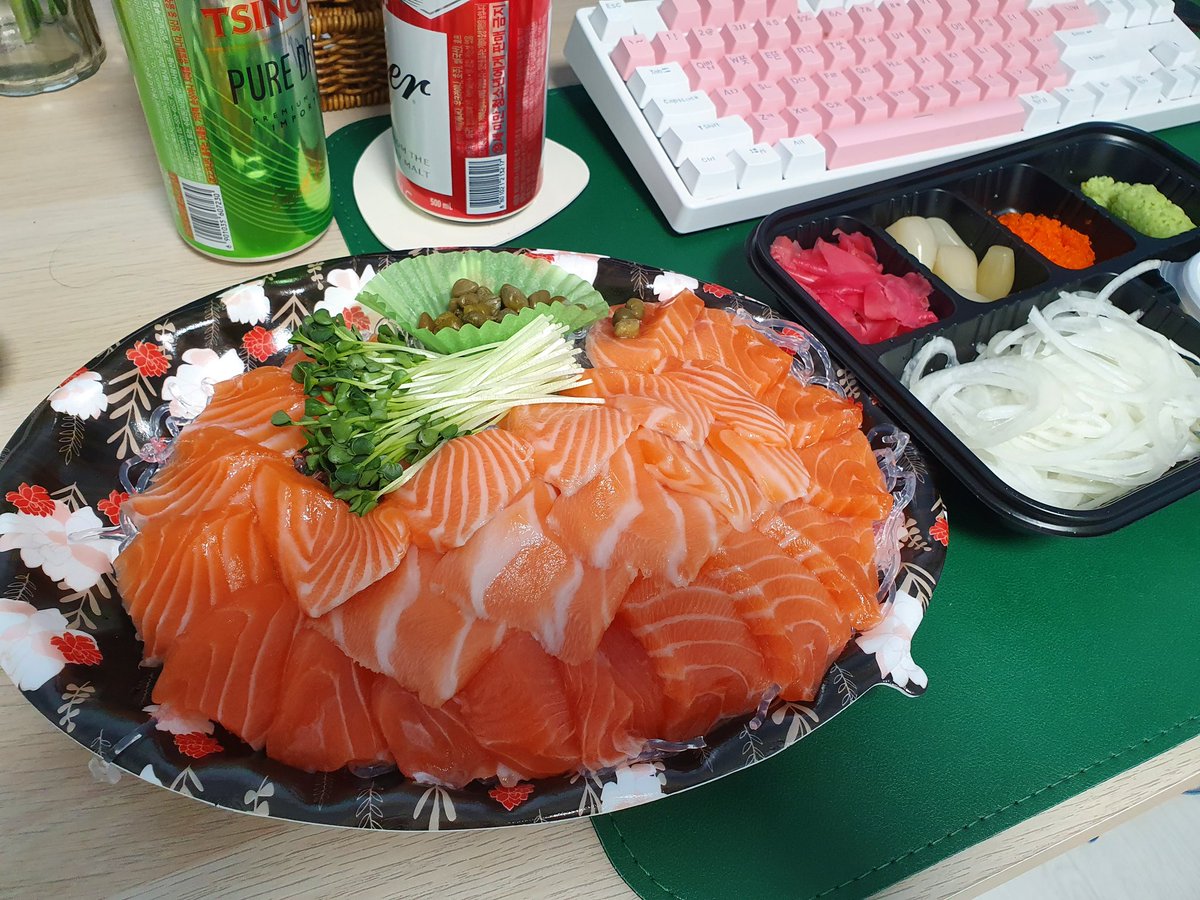 remmuring's tweet image. 후..후후....