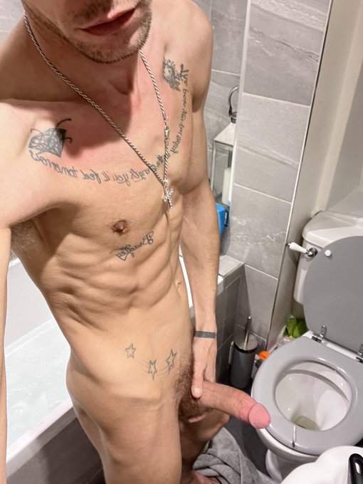 Might do an OF live tonight who’s joining ??? https://t.co/Ygt9YSo9Vp