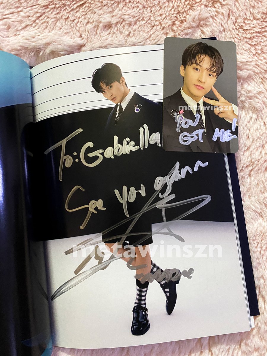 MY SIGNED ALBUM ARRIVED AND I-  MARK LEE WROTE “YOU GOT ME” ON THE PHOTOCARD