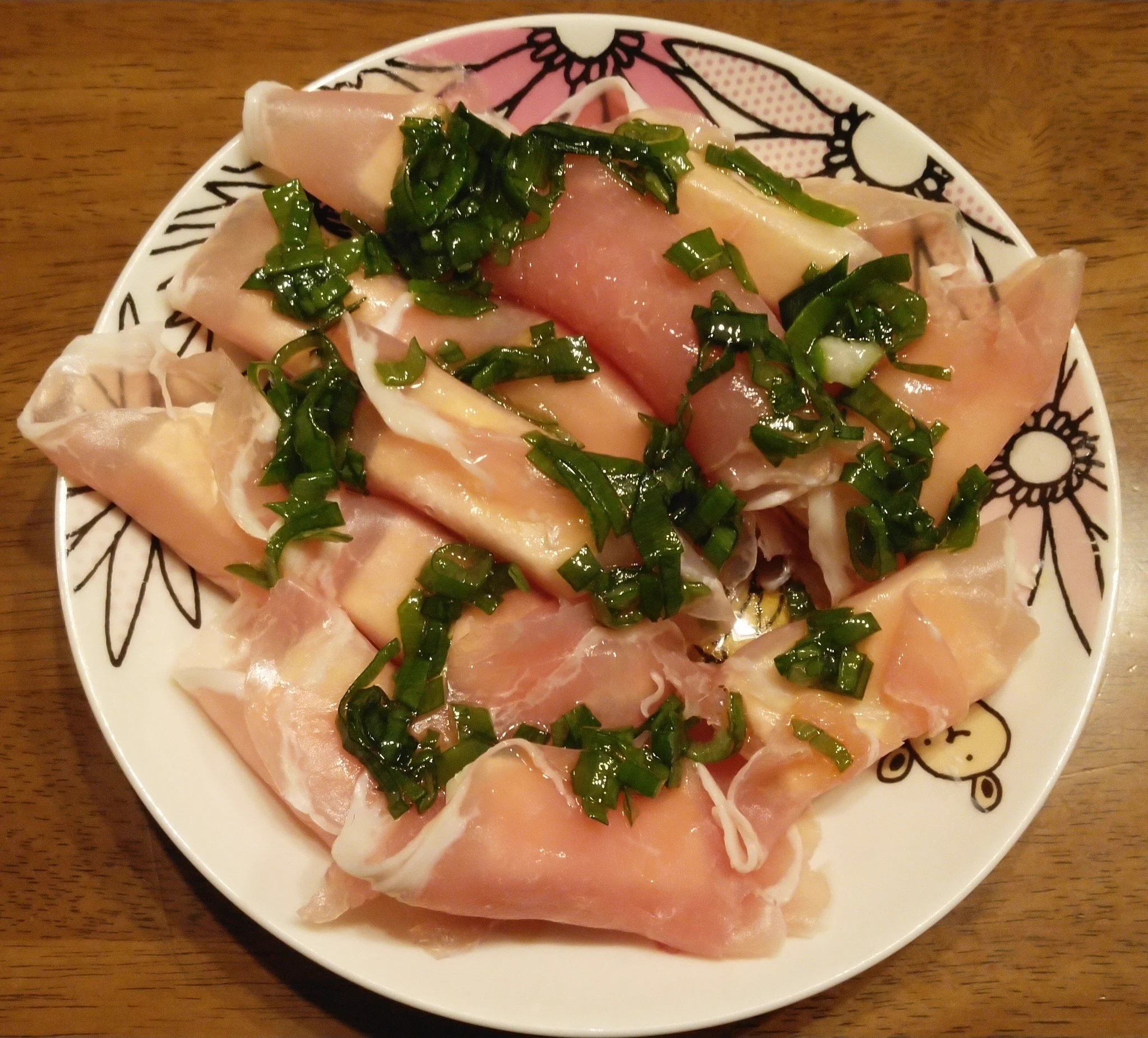 作ってみました。
ネギがしんなりしちゃって見た目が若干アレですが美味しい！
ワインにも合う。  