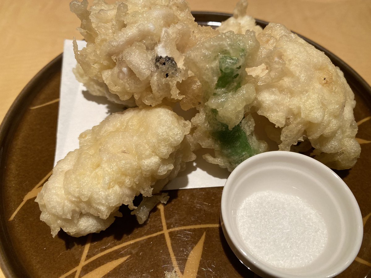 Pablomile_'s tweet photo. 真だちの天ぷら
うまー！
飲み物やな🤔 https://t.co/xVb2gESbMY