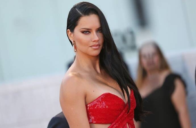 Najbolje seksi fotografije Victoria's Secret modela Adriana Lima