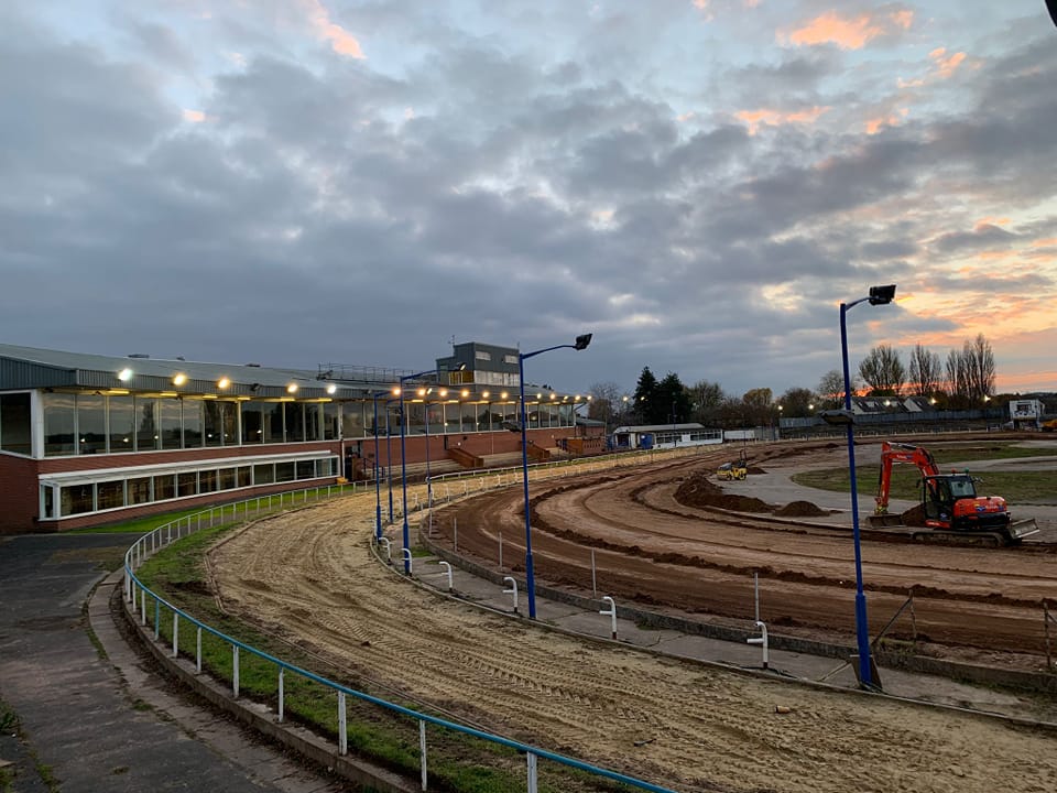 Morning what a week we are delighted to announce our new branch of the Foundation will be at @Oxford_Stadium @frankbrunoboxer said this will be for the people in Oxford who have mental Health issues that cannot get help we hope to be open soon exciting times ahead!