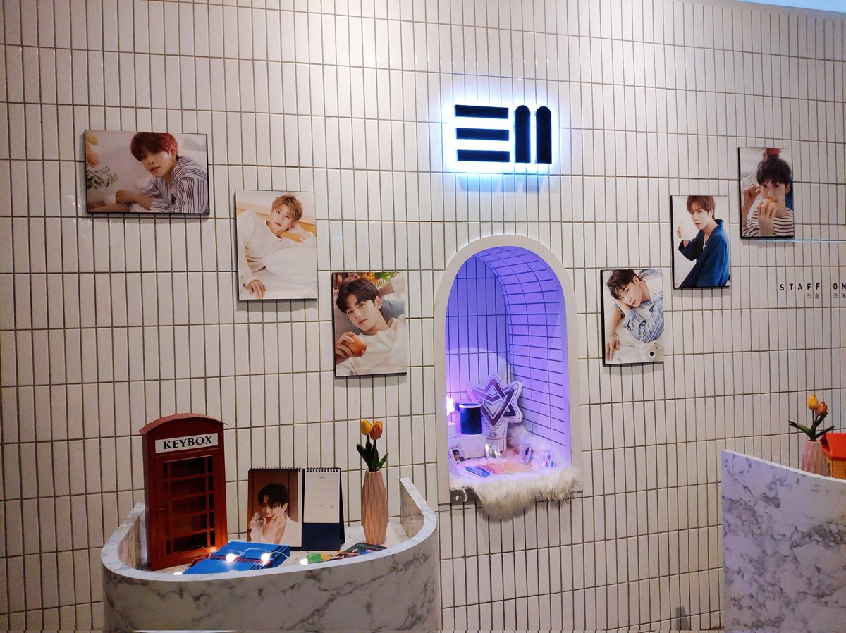 Ikkate2's tweet photo. ✨💫 Wannabe your stars 🌟✨
คาเฟ่น่ารักมาก คนเยอะแบบคึกคัก 💜
#ASTRO6th
#อาสโทร6ขวบ https://t.co/iTznEr3fKF