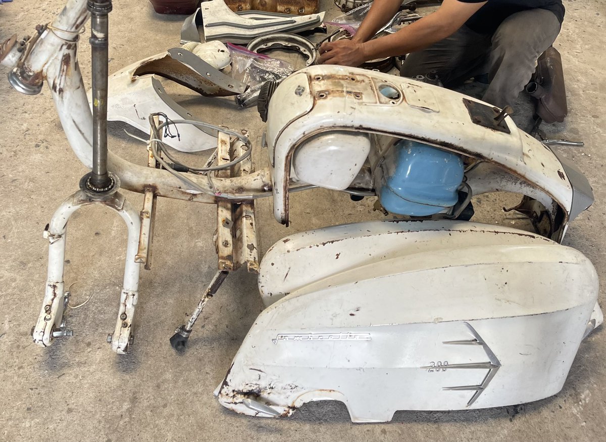 SSCvietnam's tweet photo. An original paint Sx200 in for a repaint which could be preserved. Hopefully the customer can be persuaded to rethink - to be updated #sx200 #SpecialX200 #Originalpaint #Resto #Rustoration https://t.co/fuVCRjxznz