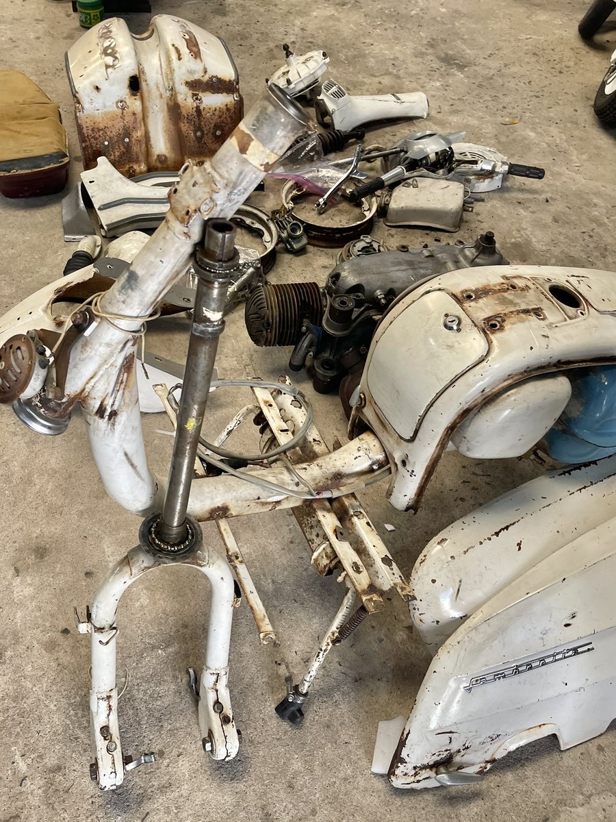SSCvietnam's tweet photo. An original paint Sx200 in for a repaint which could be preserved. Hopefully the customer can be persuaded to rethink - to be updated #sx200 #SpecialX200 #Originalpaint #Resto #Rustoration https://t.co/fuVCRjxznz