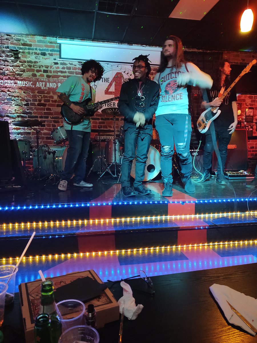 LunaTheMangled's tweet photo. You just had to be there 🤟🖤 #RisingRevolution #RR #powermetal #makeupartist #muaintraining https://t.co/WTbkm727rE