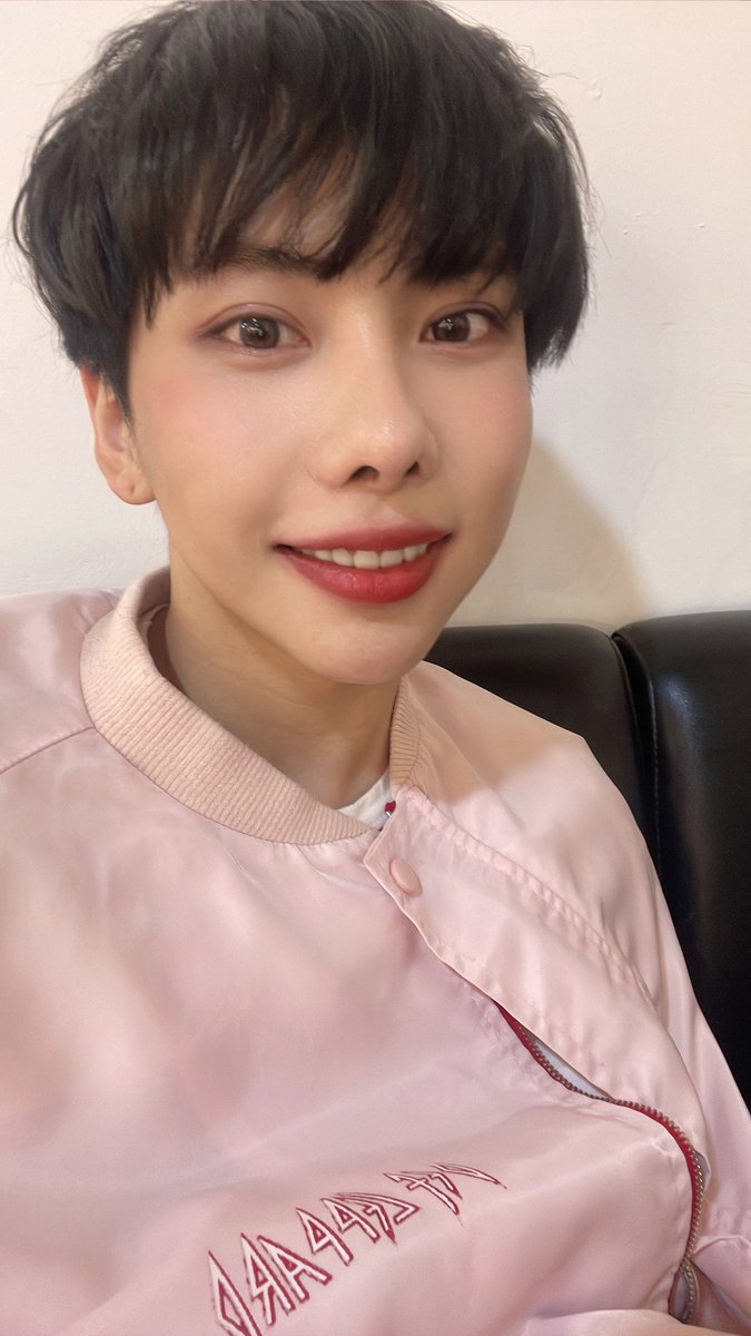 megamaxupdates's tweet photo. @megamax_twt [ #JINI ]

Good Night😴 

#메가맥�� #MEGAMAX #MGX 
#맥시멈 #오늘 #꿈에서 #만나 

(trans: Maximum I'll meet you in my dreams tonight) https://t.co/1jng6THeV0